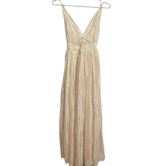 Aakaa Ivory Cream Deep Plunge Cross Back Lace Maxi Dress Size MED NWT - Picture 4 of 7
